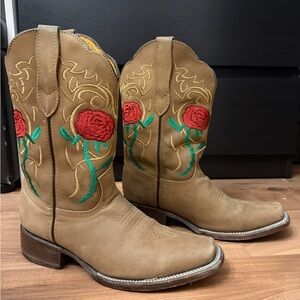 Women's Tan Embroidered Rose Heeled Boots